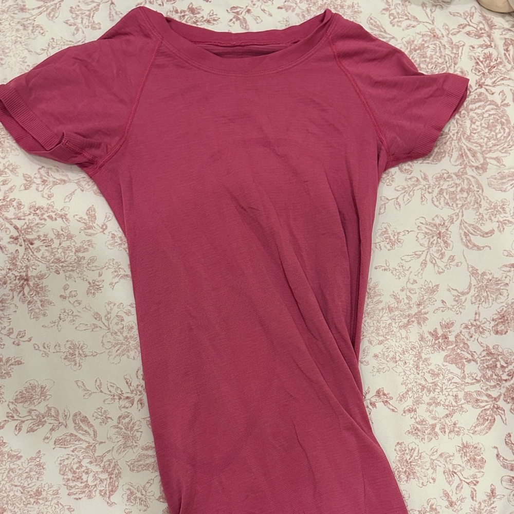Lululemon pink swifty tech